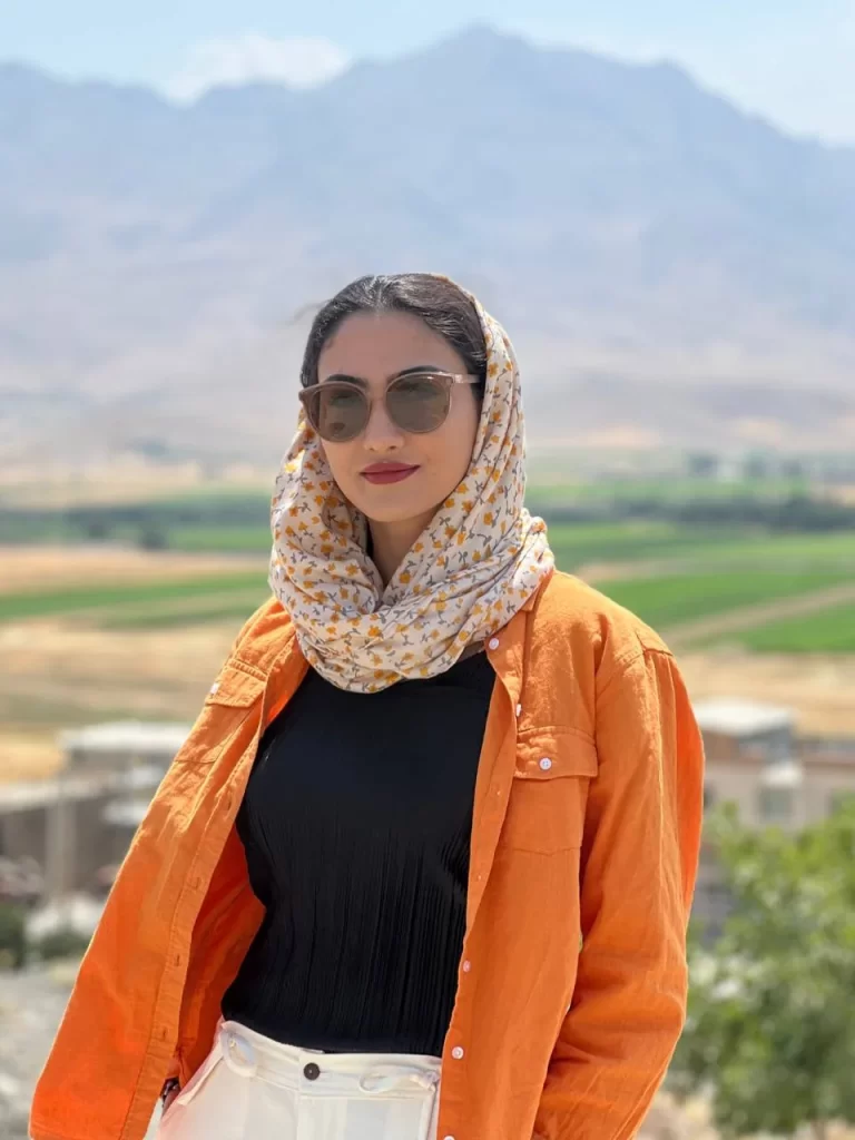مهشید عزیزی